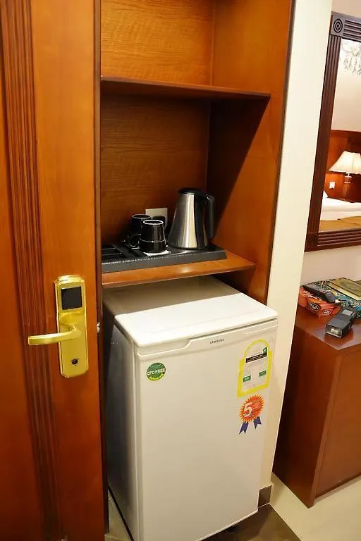 Hotel Alyosr Royal مكة 4*,